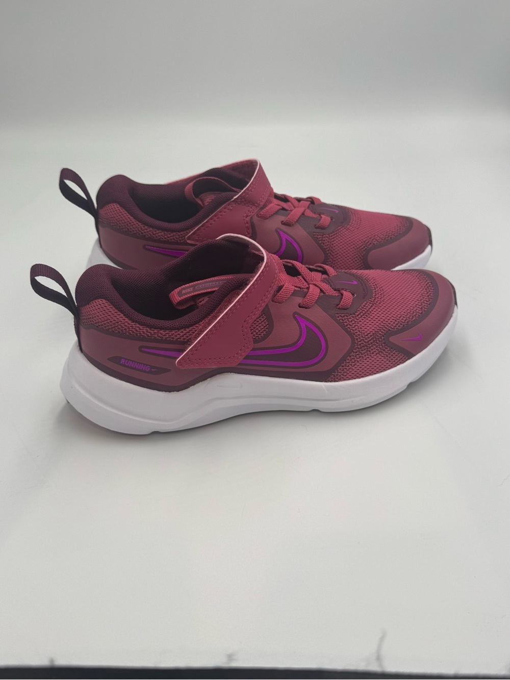 Nike Cosmic Runner Kids 1.5Y Sweet Beet Bordeaux Purple Running Shoes New - Picture 4 of 14